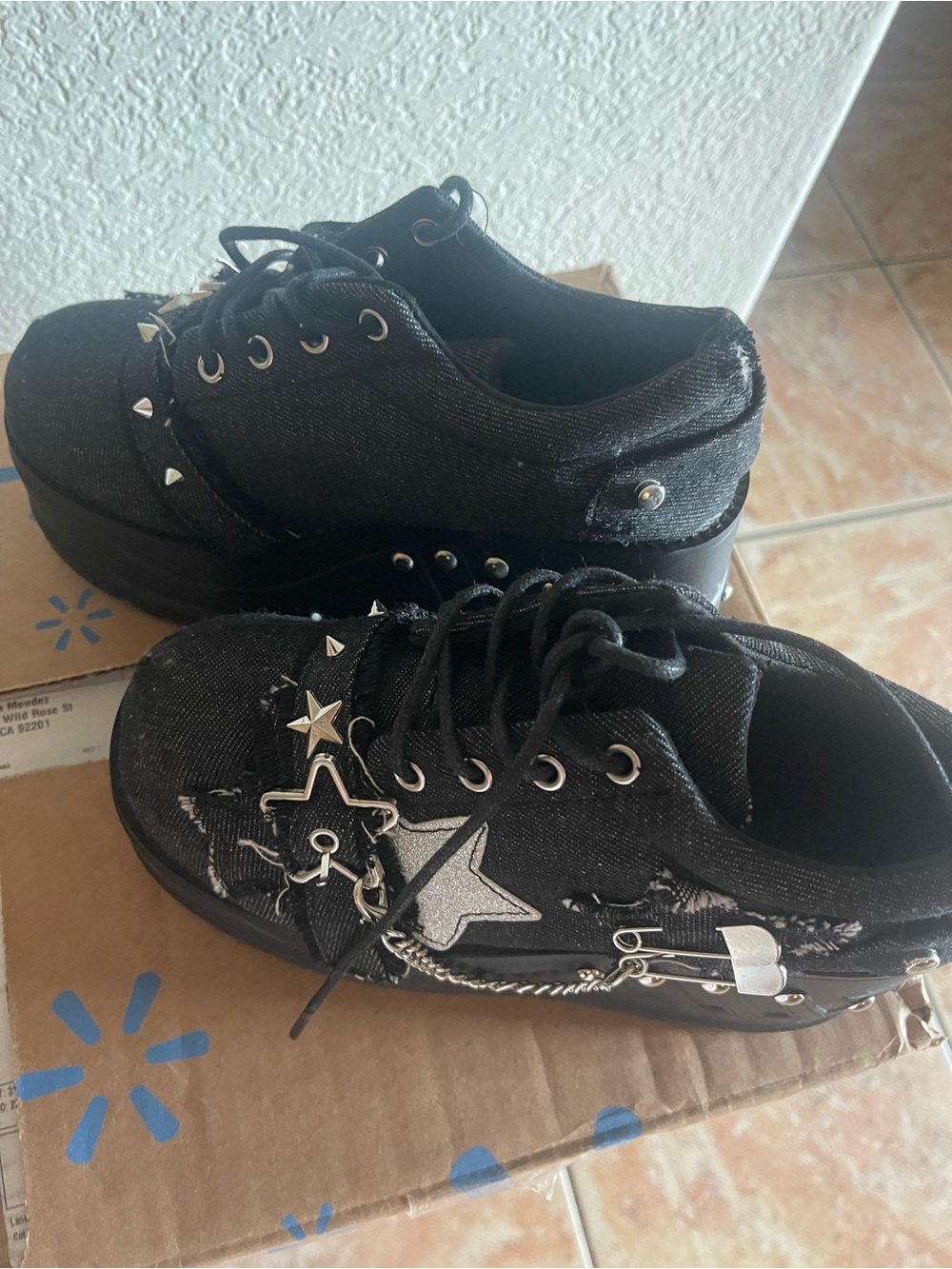 Kids Black Star-Accent Platform Sneakers
